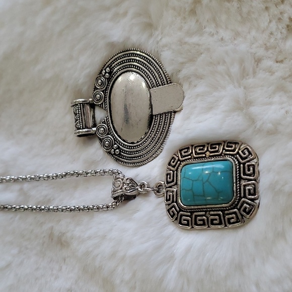 NECKLACE WITH 2 TWO PENDANTS - Picture 1 of 9